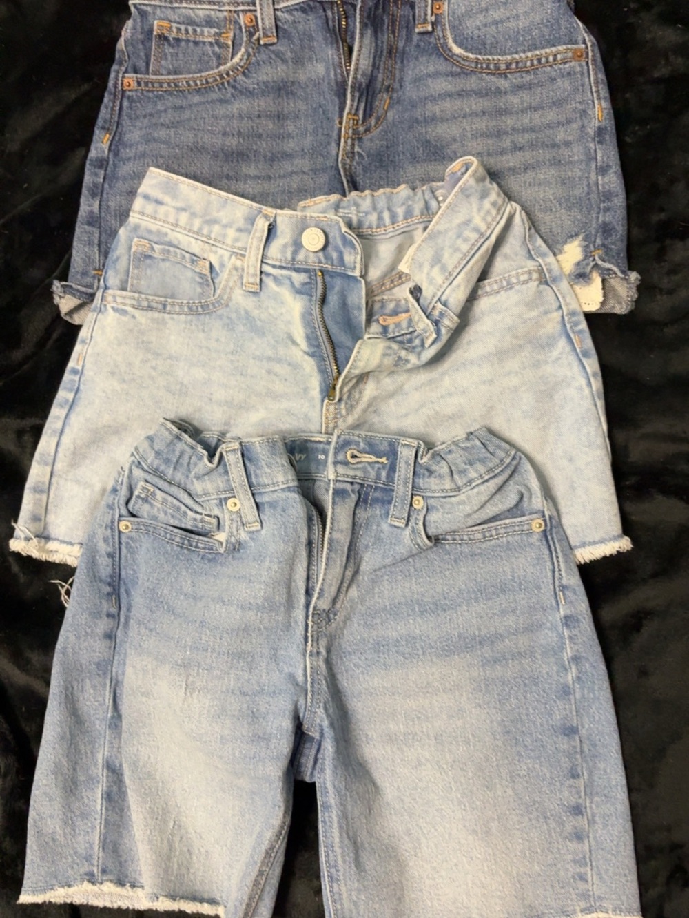 3 FOR 50. KIDS. Old Navy Light Wash Cropped & Ankle Jeans Set. WILL BE WASHED.